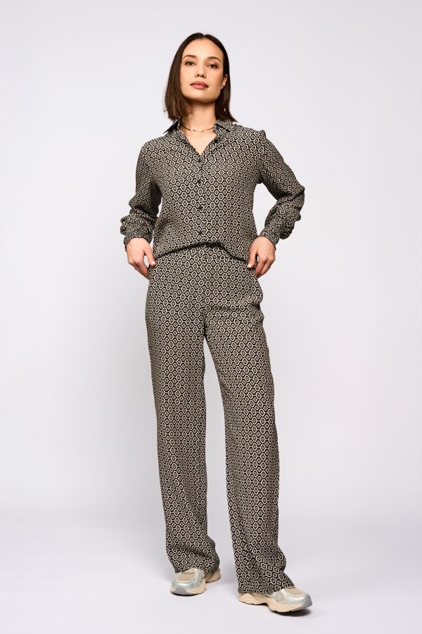 celia-pants,-joasie-blouse-02