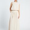 Holly-set-beige-03