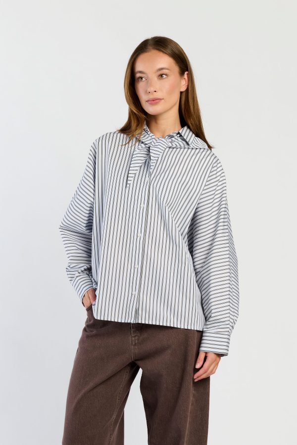 Mara-blouse-bluestripe-02
