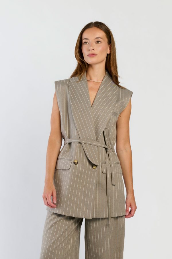 Zovia-Grey-00