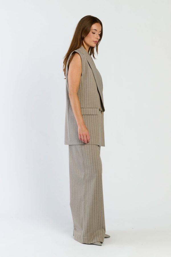 Zovia-Grey-04