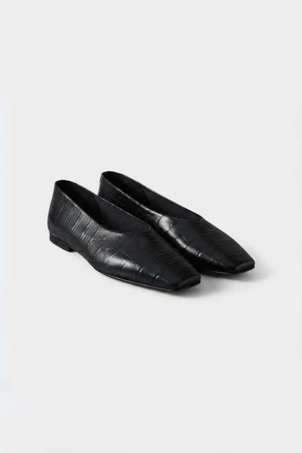 pointy-ballerina-black-croco-leather